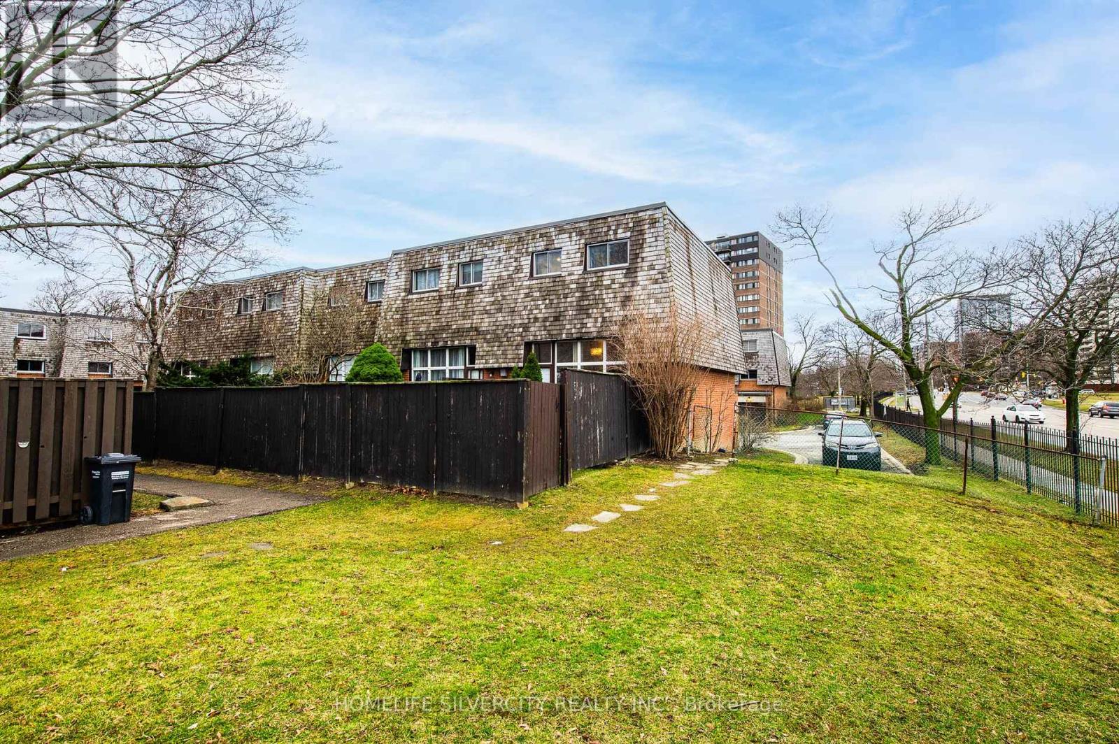 Photo 34 of 25 Briar Path, Brampton ON