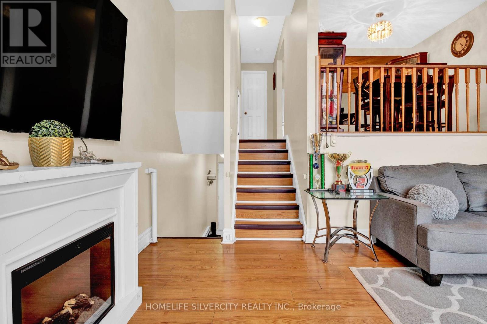 Photo 7 of 25 Briar Path, Brampton ON