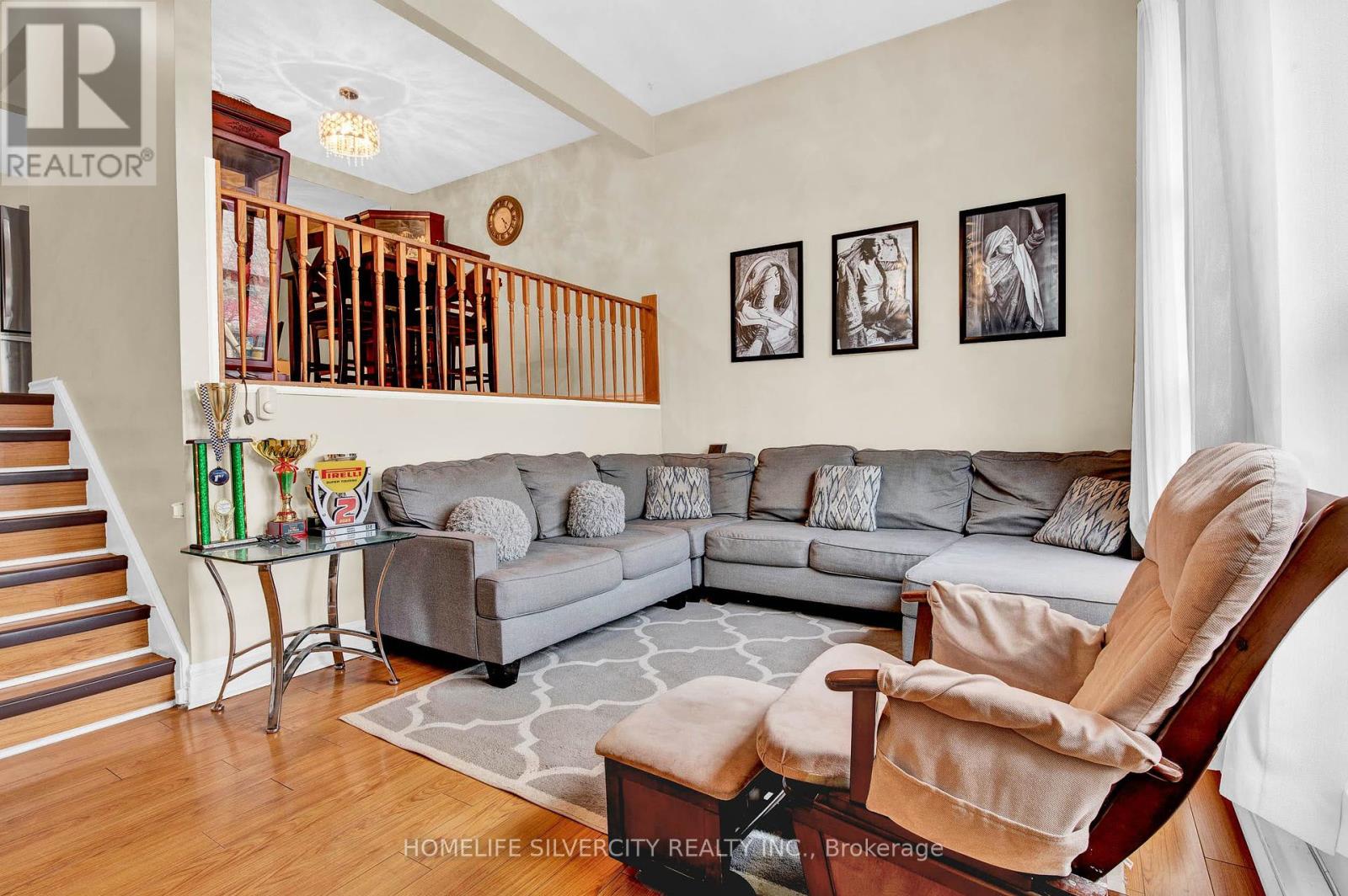 Photo 9 of 25 Briar Path, Brampton ON