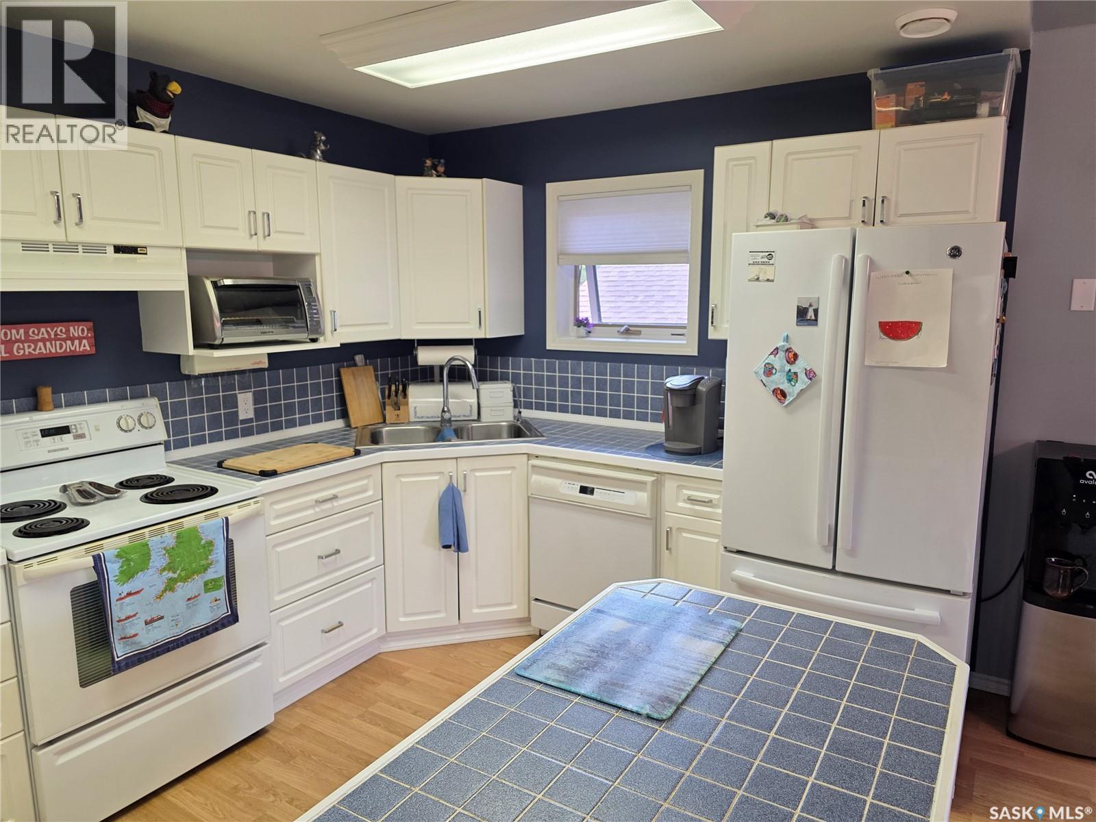 Photo 9 of 504 Mistusinne Crescent, Mistusinne SK
