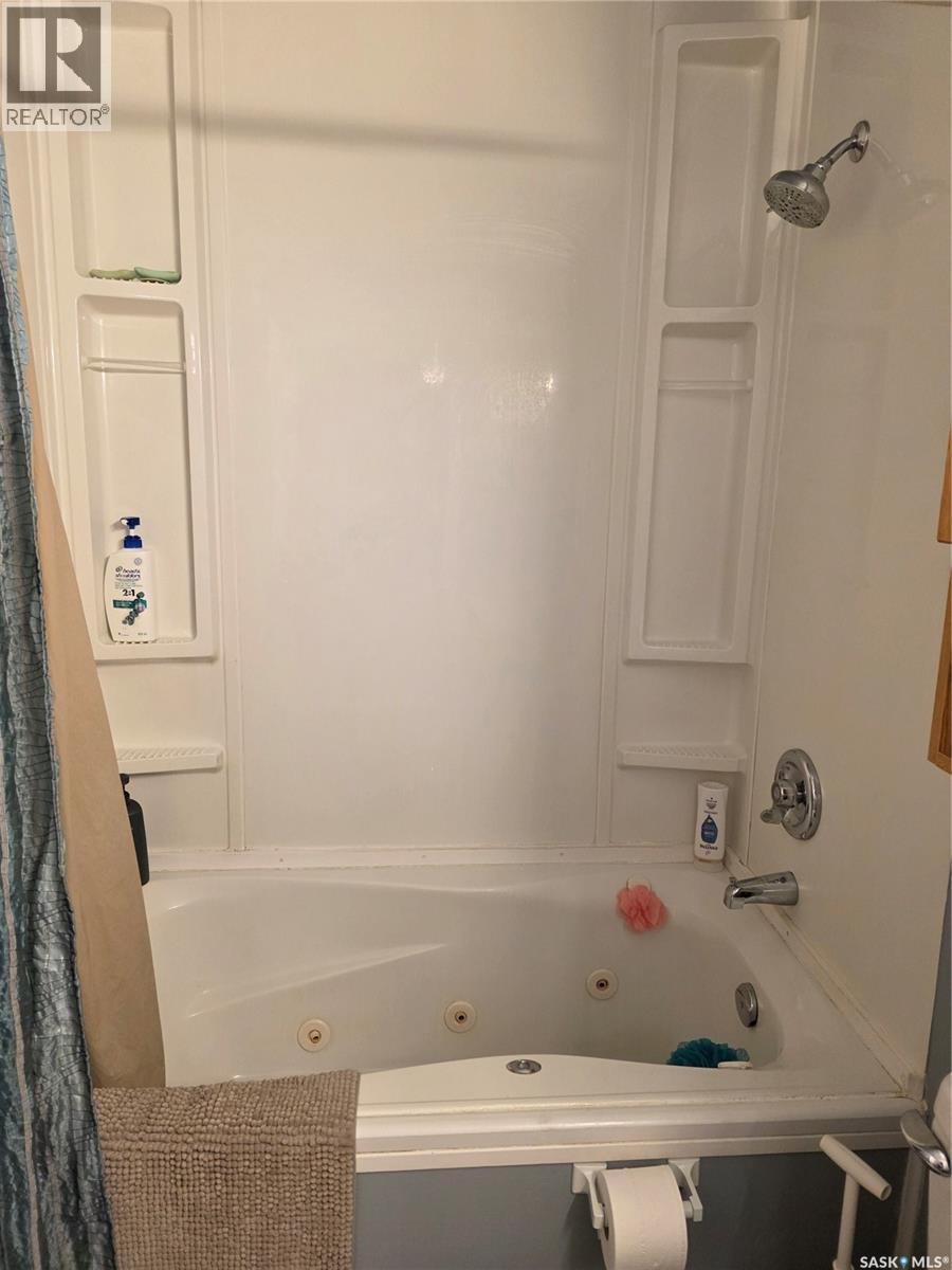 Photo 16 of 504 Mistusinne Crescent, Mistusinne SK