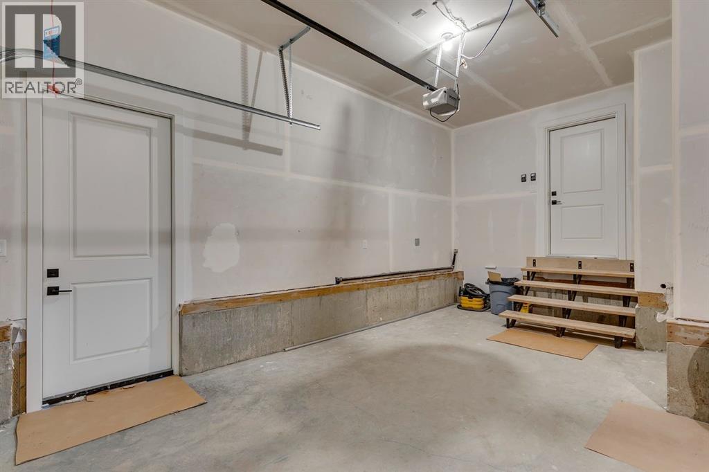 Photo 7 of 7722 47 Avenue Nw, Calgary AB
