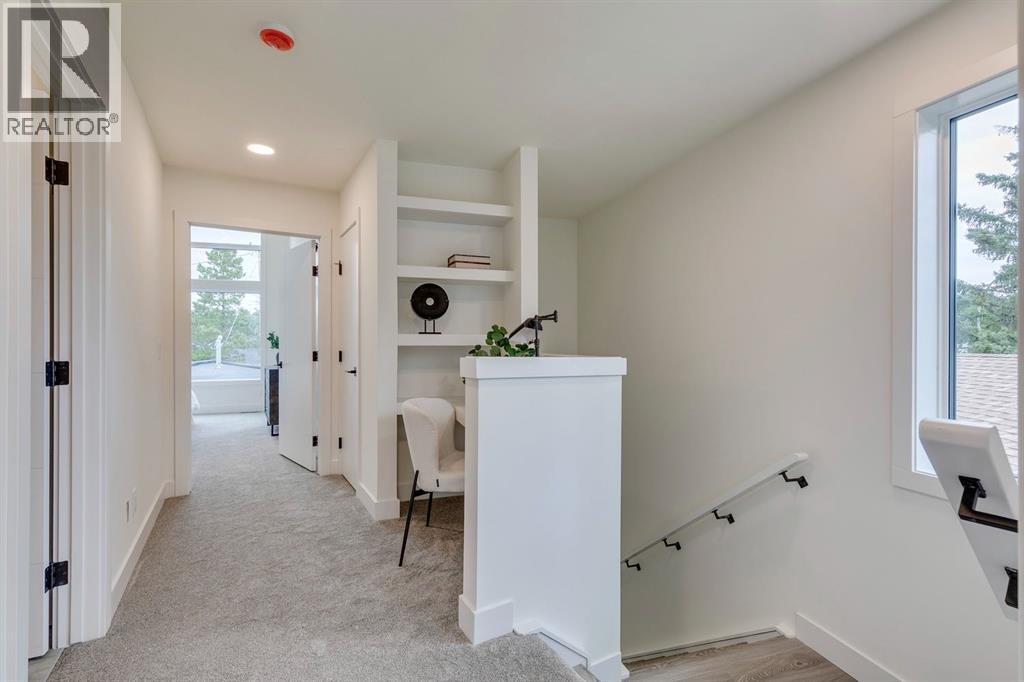 Photo 15 of 7722 47 Avenue Nw, Calgary AB
