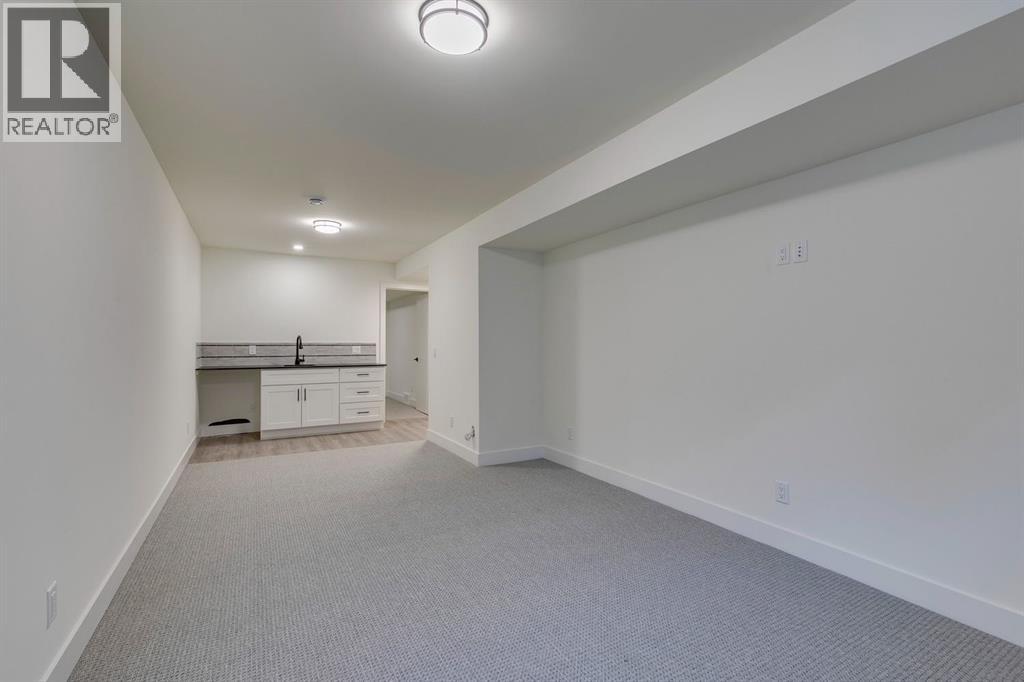 Photo 14 of 7722 47 Avenue Nw, Calgary AB