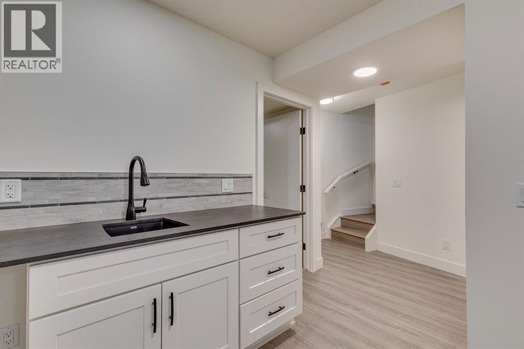 Photo 27 of 7722 47 Avenue Nw, Calgary AB