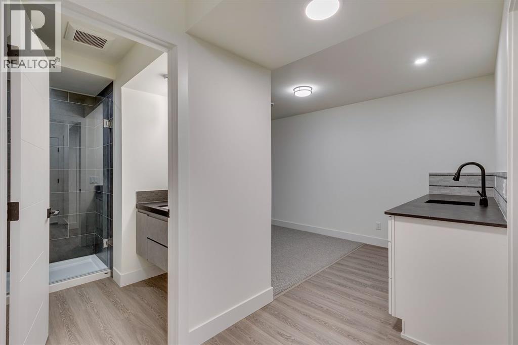 Photo 41 of 7722 47 Avenue Nw, Calgary AB