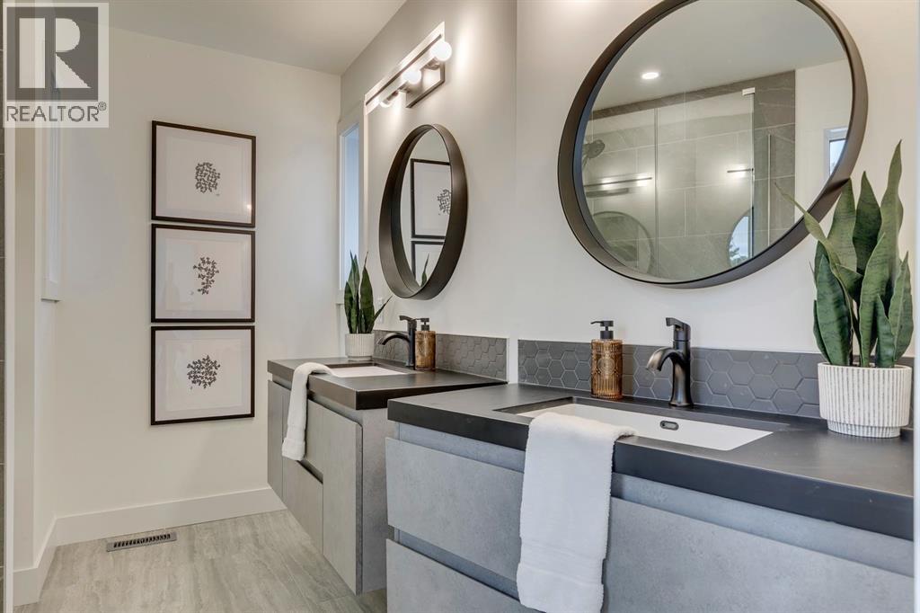Photo 30 of 7722 47 Avenue Nw, Calgary AB