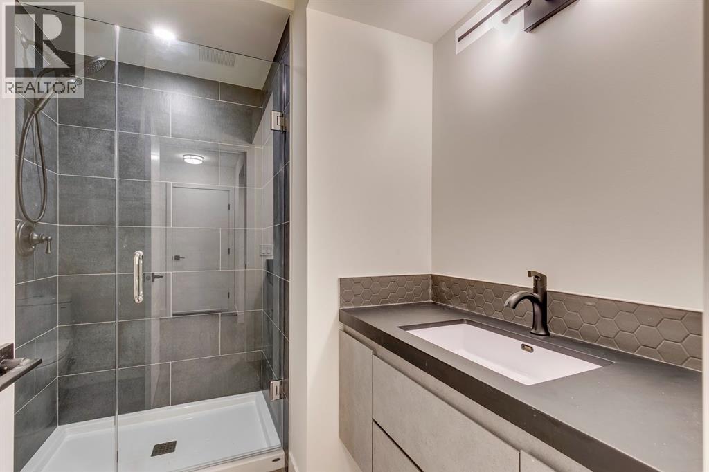 Photo 11 of 7722 47 Avenue Nw, Calgary AB