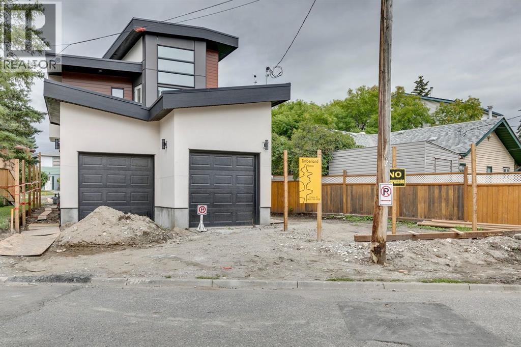 Photo 4 of 7722 47 Avenue Nw, Calgary AB