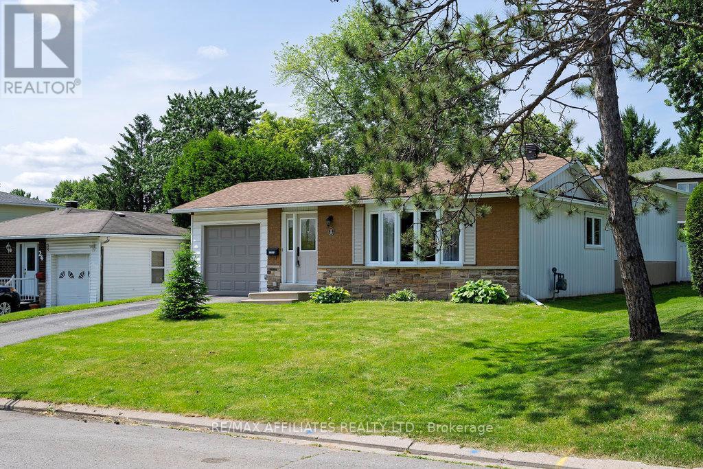Photo 9 of 22 Red Maple Crescent, Ottawa ON