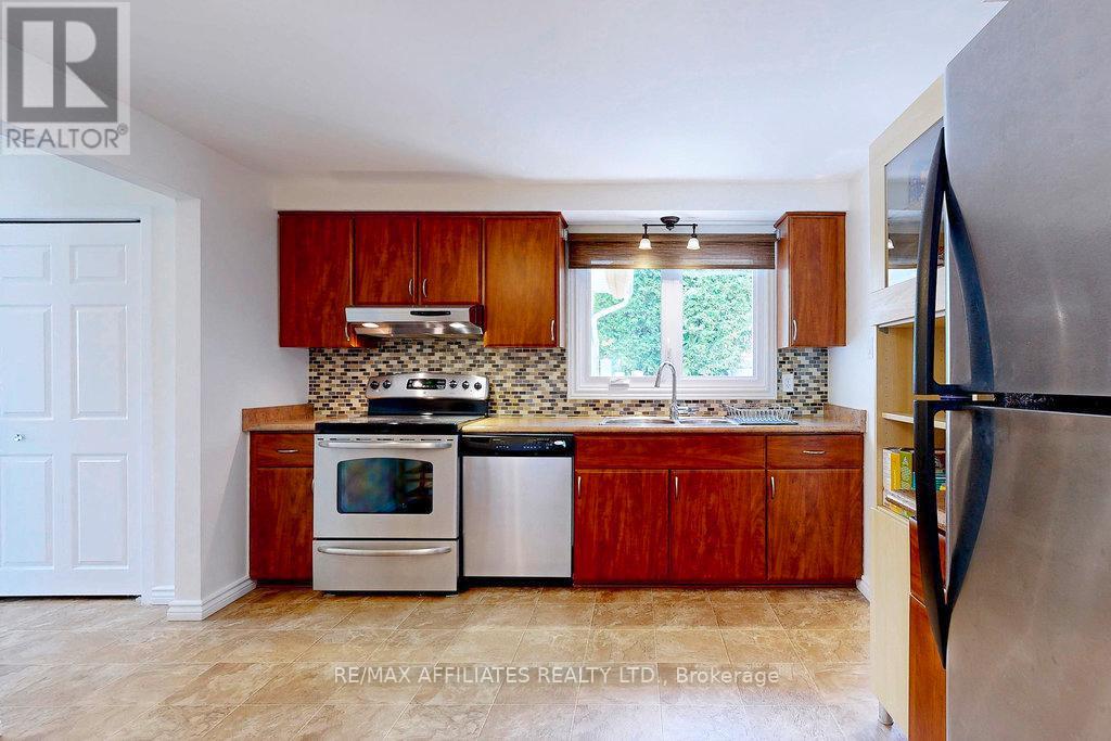 Photo 21 of 22 Red Maple Crescent, Ottawa ON