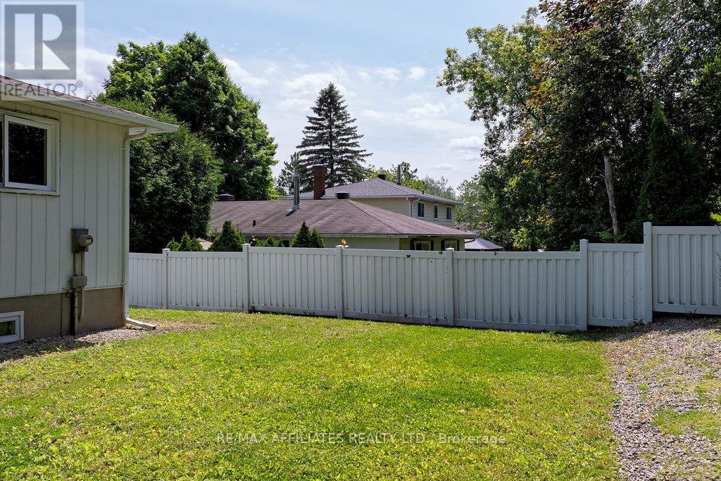 Photo 39 of 22 Red Maple Crescent, Ottawa ON