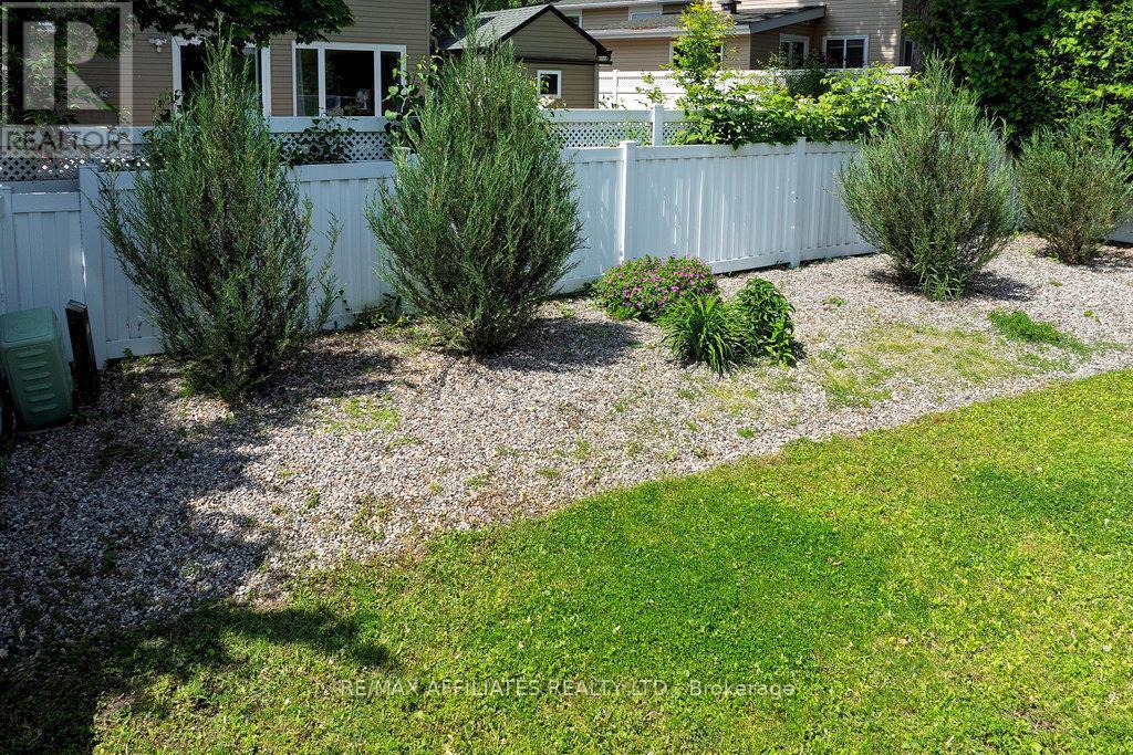 Photo 38 of 22 Red Maple Crescent, Ottawa ON