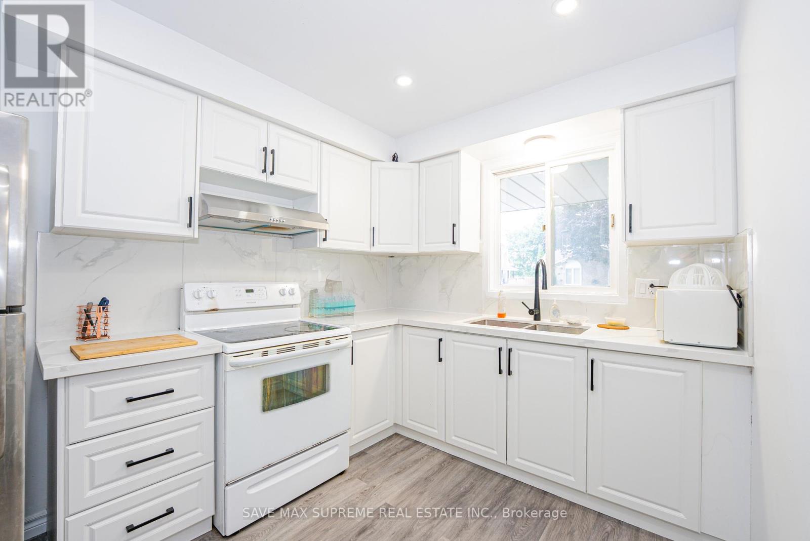 Photo 46 of 29 Renny Crescent, London South ON