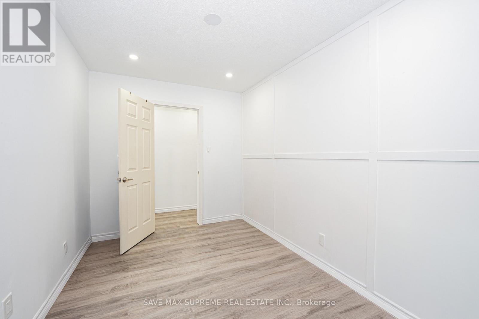 Photo 42 of 29 Renny Crescent, London South ON