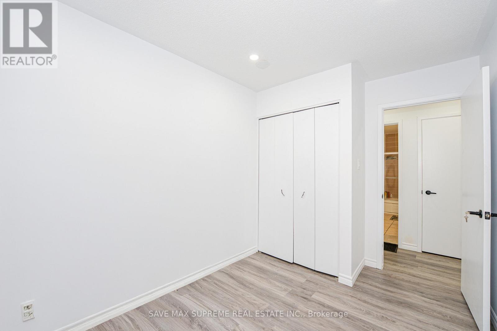 Photo 41 of 29 Renny Crescent, London South ON