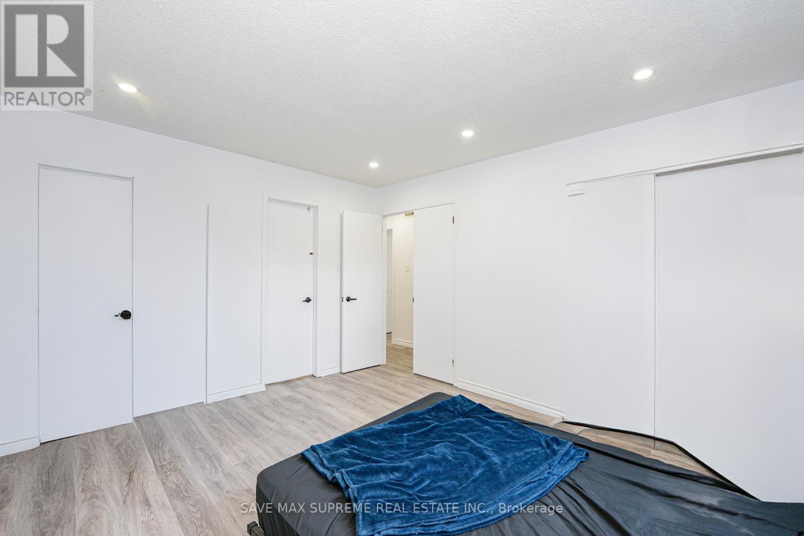 Photo 30 of 29 Renny Crescent, London South ON