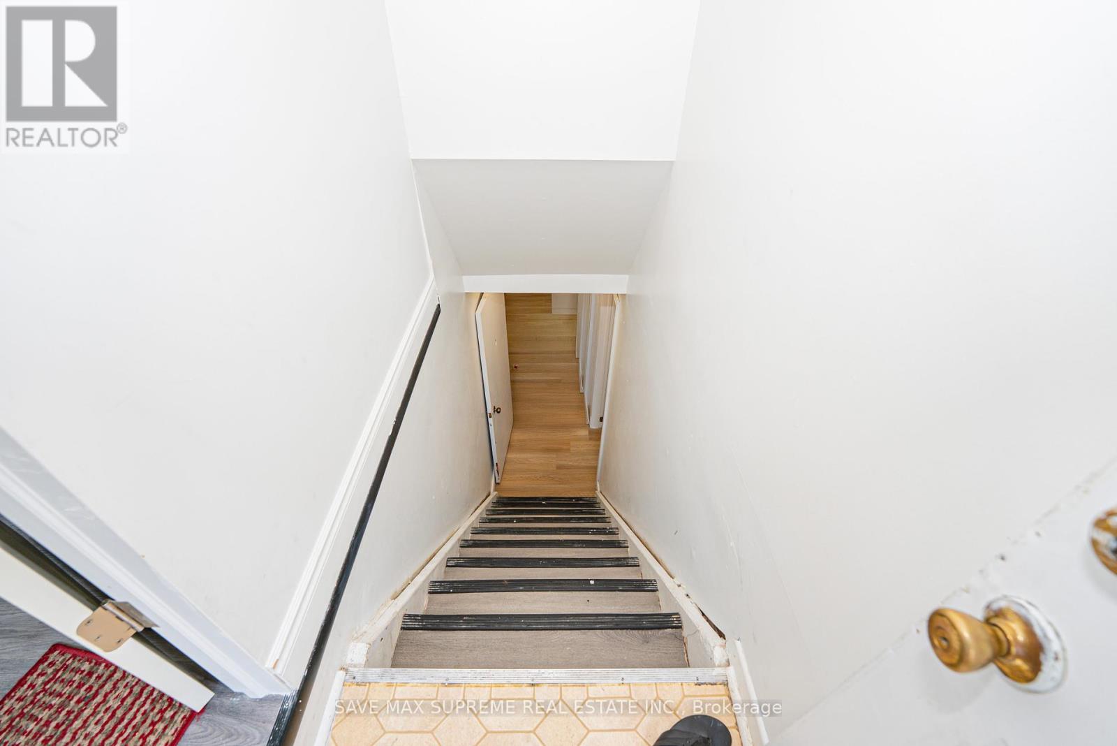 Photo 26 of 29 Renny Crescent, London South ON