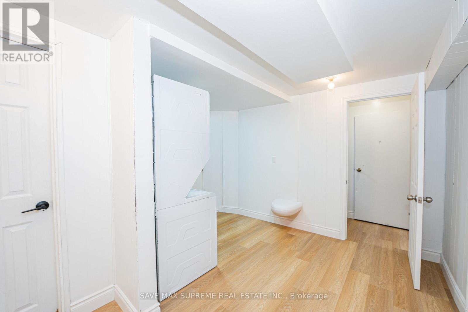 Photo 39 of 29 Renny Crescent, London South ON