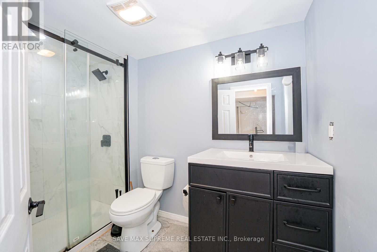Photo 25 of 29 Renny Crescent, London South ON