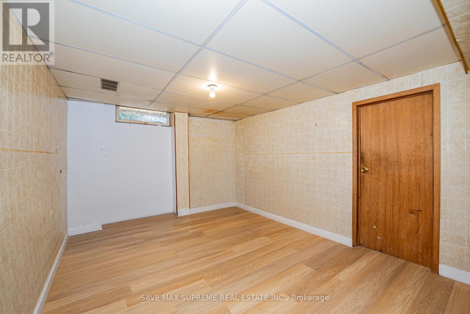 Photo 36 of 29 Renny Crescent, London South ON