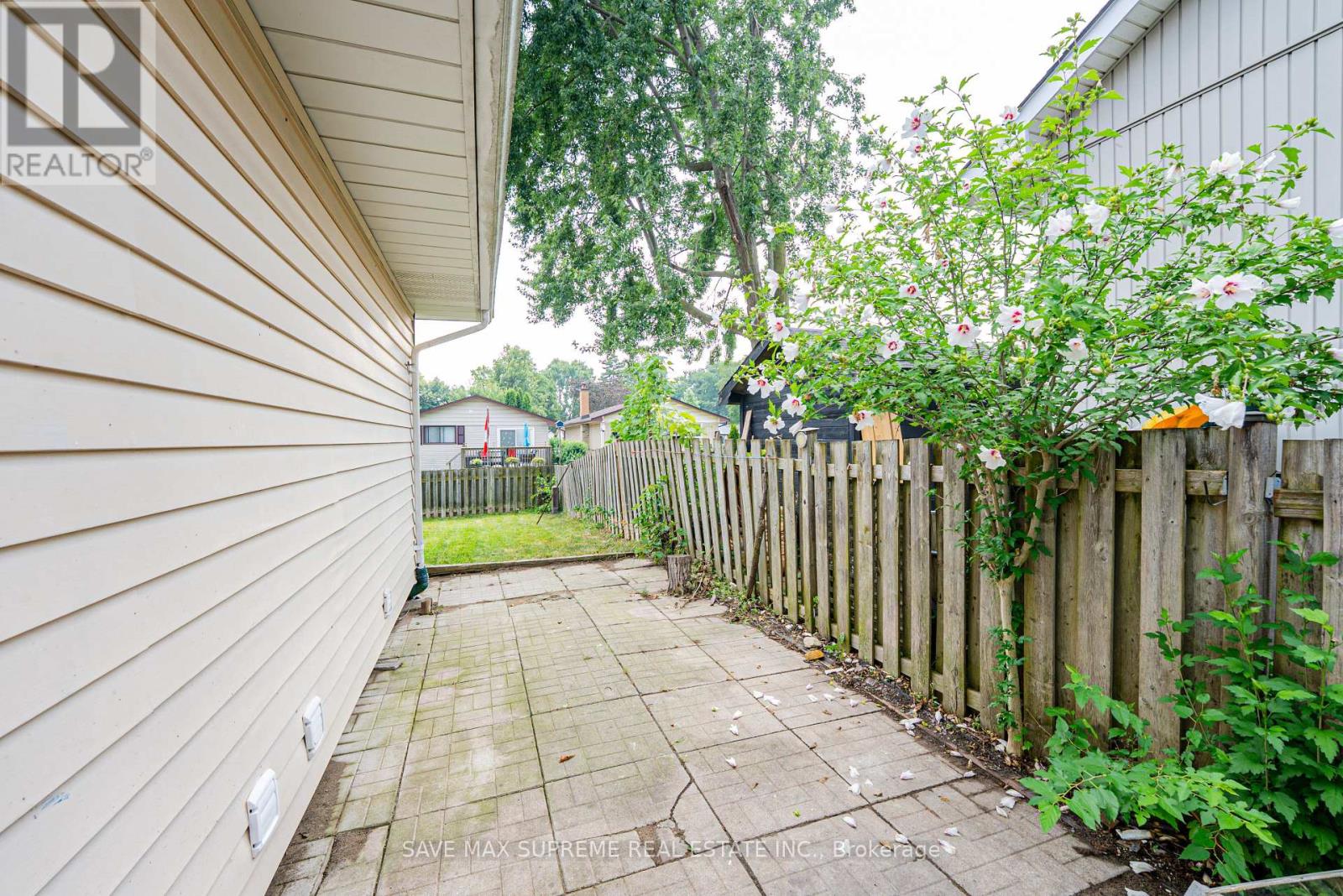 Photo 21 of 29 Renny Crescent, London South ON