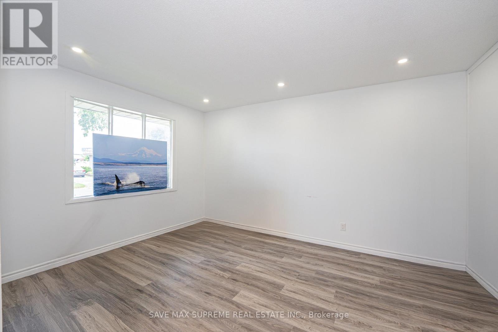 Photo 14 of 29 Renny Crescent, London South ON