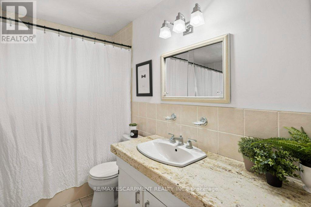 Photo 17 of 630 Westview Avenue, Hamilton ON