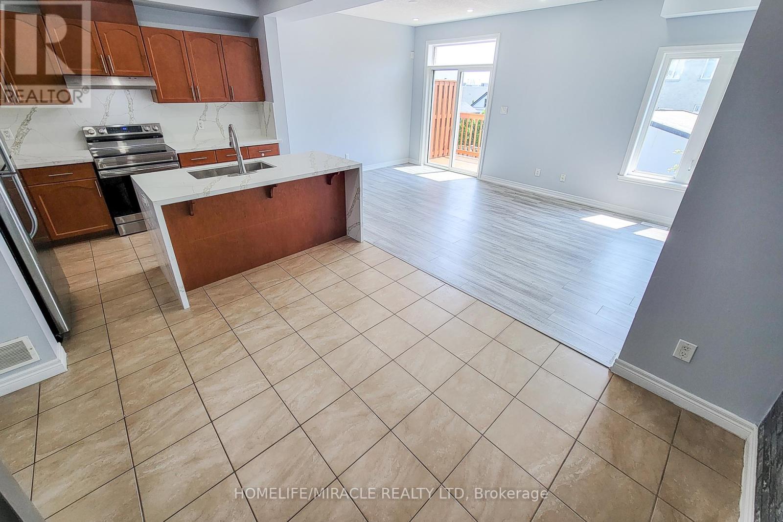 Photo 41 of 77 Highgate Drive, Hamilton ON