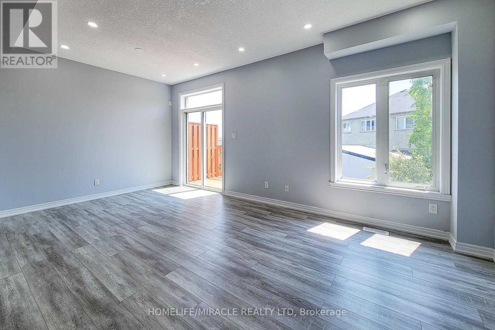 Photo 30 of 77 Highgate Drive, Hamilton ON