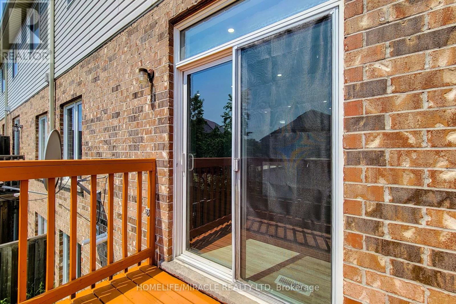 Photo 37 of 77 Highgate Drive, Hamilton ON