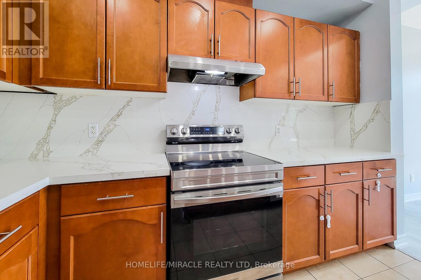 Photo 48 of 77 Highgate Drive, Hamilton ON