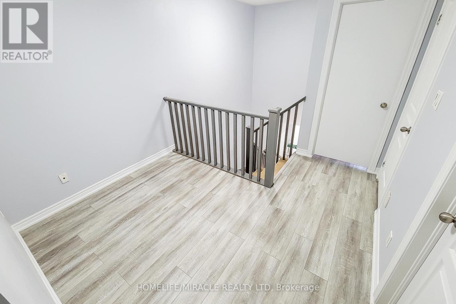 Photo 6 of 77 Highgate Drive, Hamilton ON