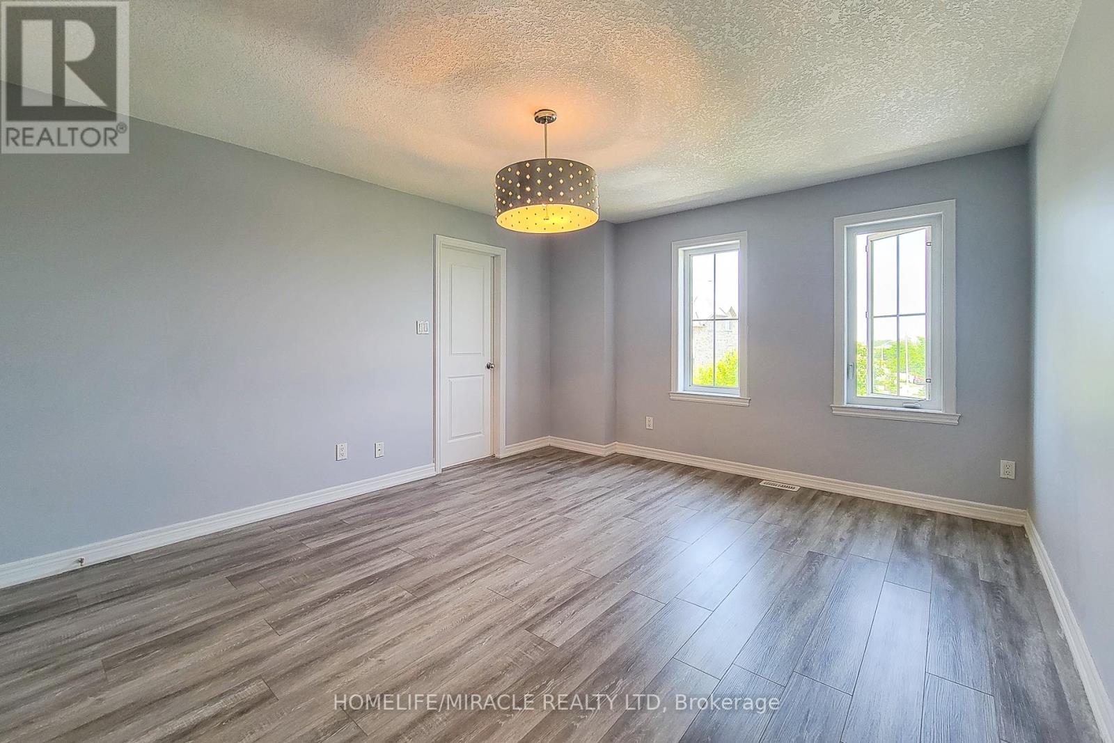 Photo 49 of 77 Highgate Drive, Hamilton ON