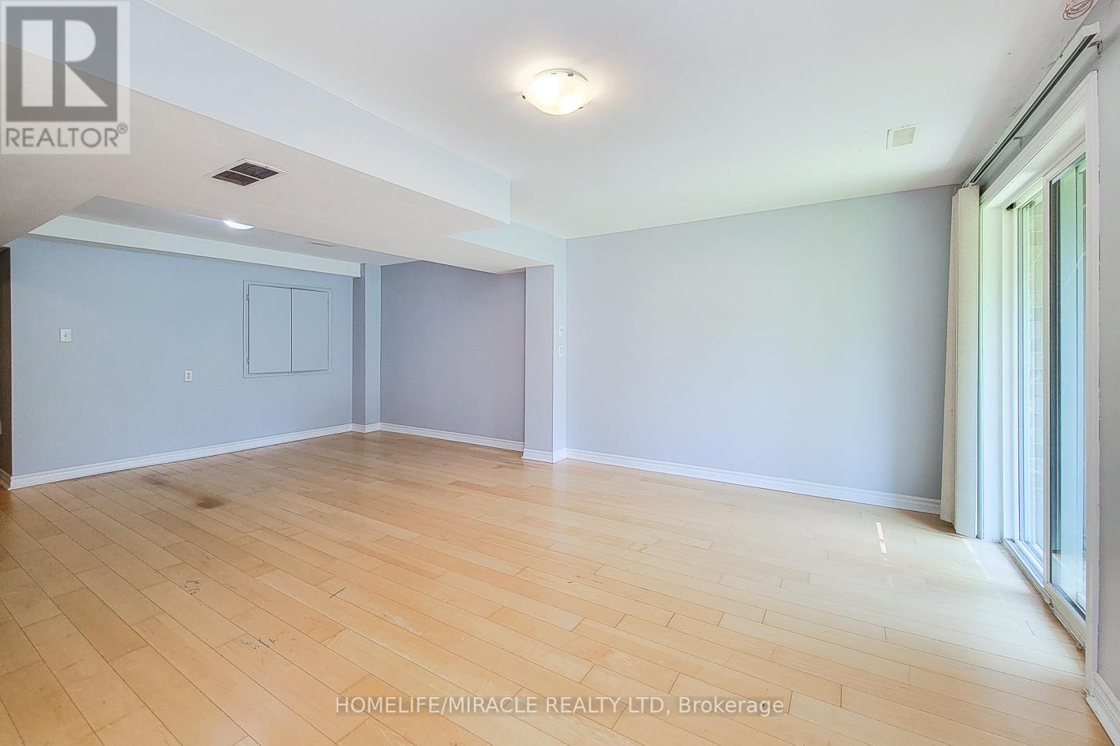 Photo 38 of 77 Highgate Drive, Hamilton ON