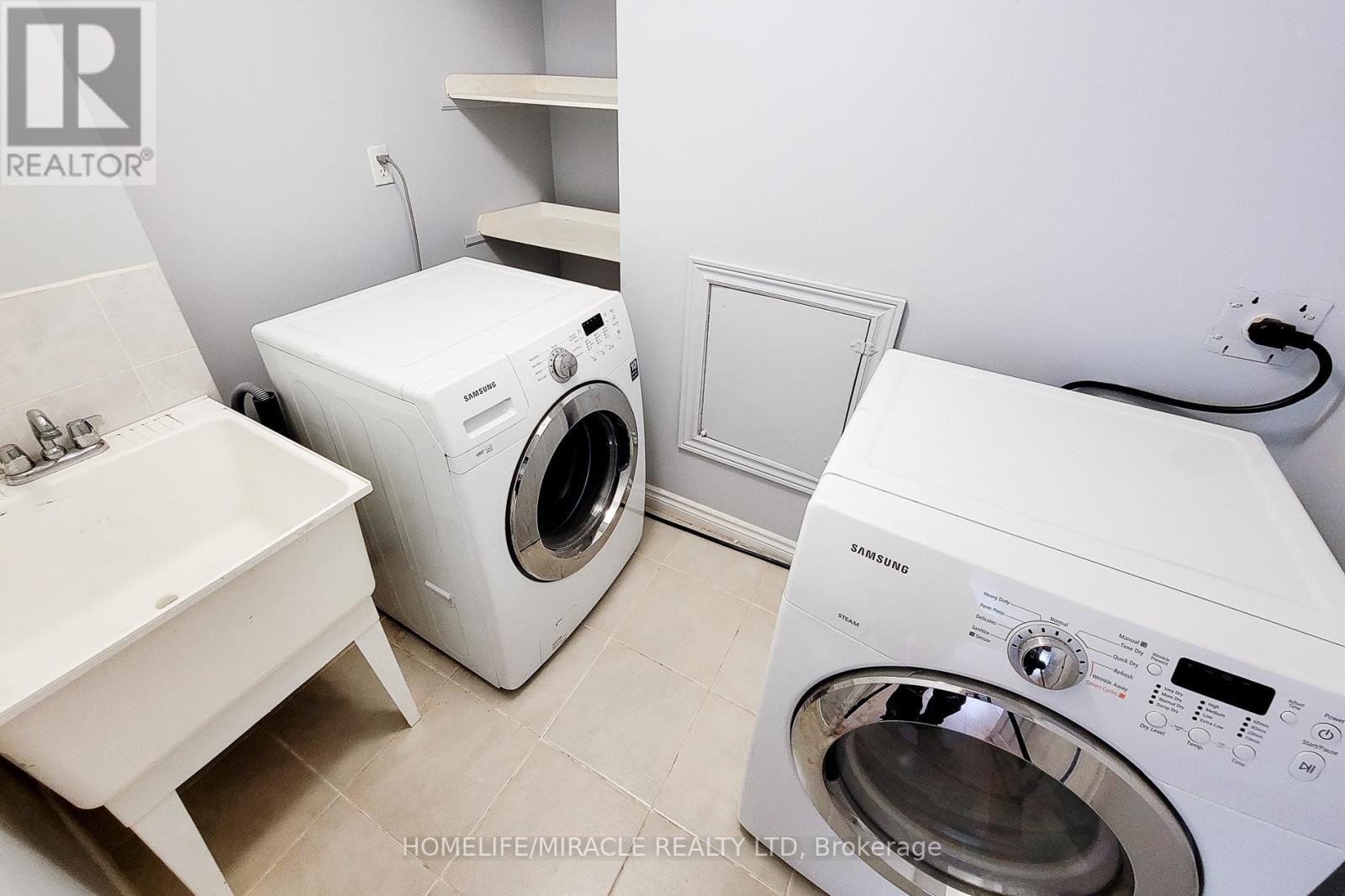 Photo 43 of 77 Highgate Drive, Hamilton ON