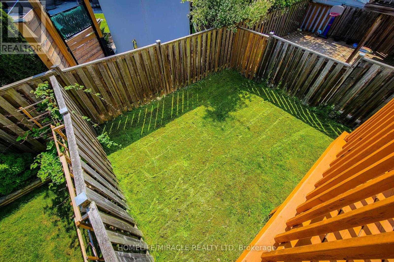 Photo 36 of 77 Highgate Drive, Hamilton ON
