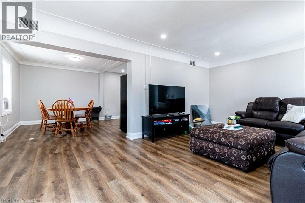 Photo 5 of 773 Lawrence Road, Hamilton ON