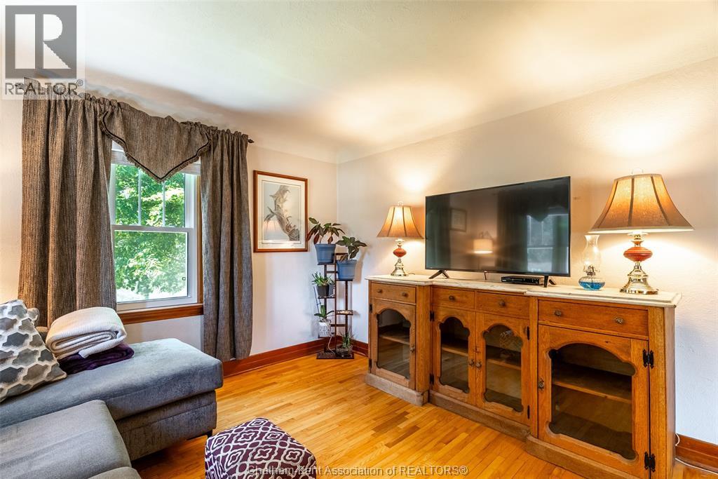 Photo 18 of 955 Mcnaughton Avenue East, Chatham ON