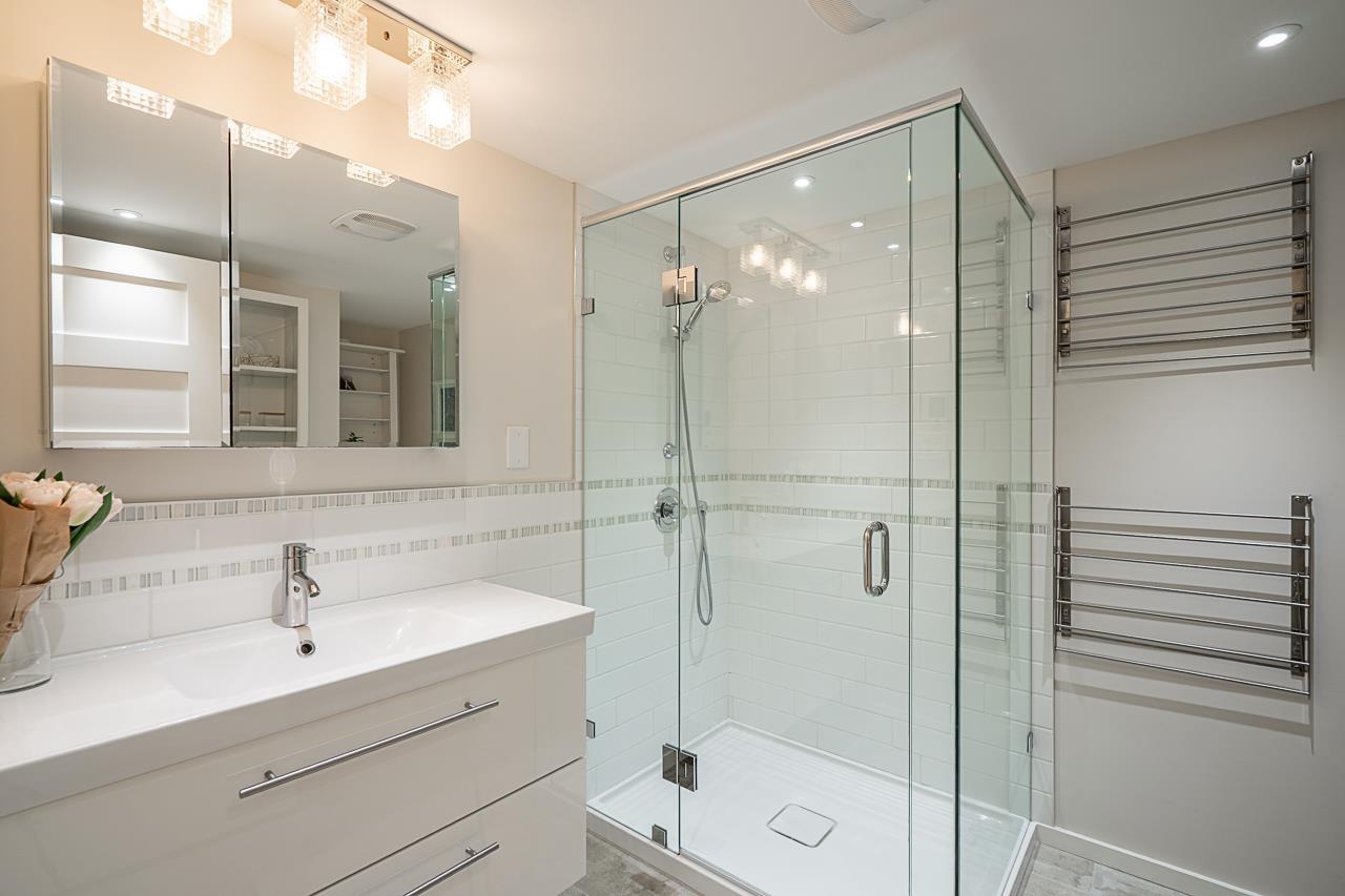 Photo 32 of 33781 Rockland Avenue, Abbotsford BC