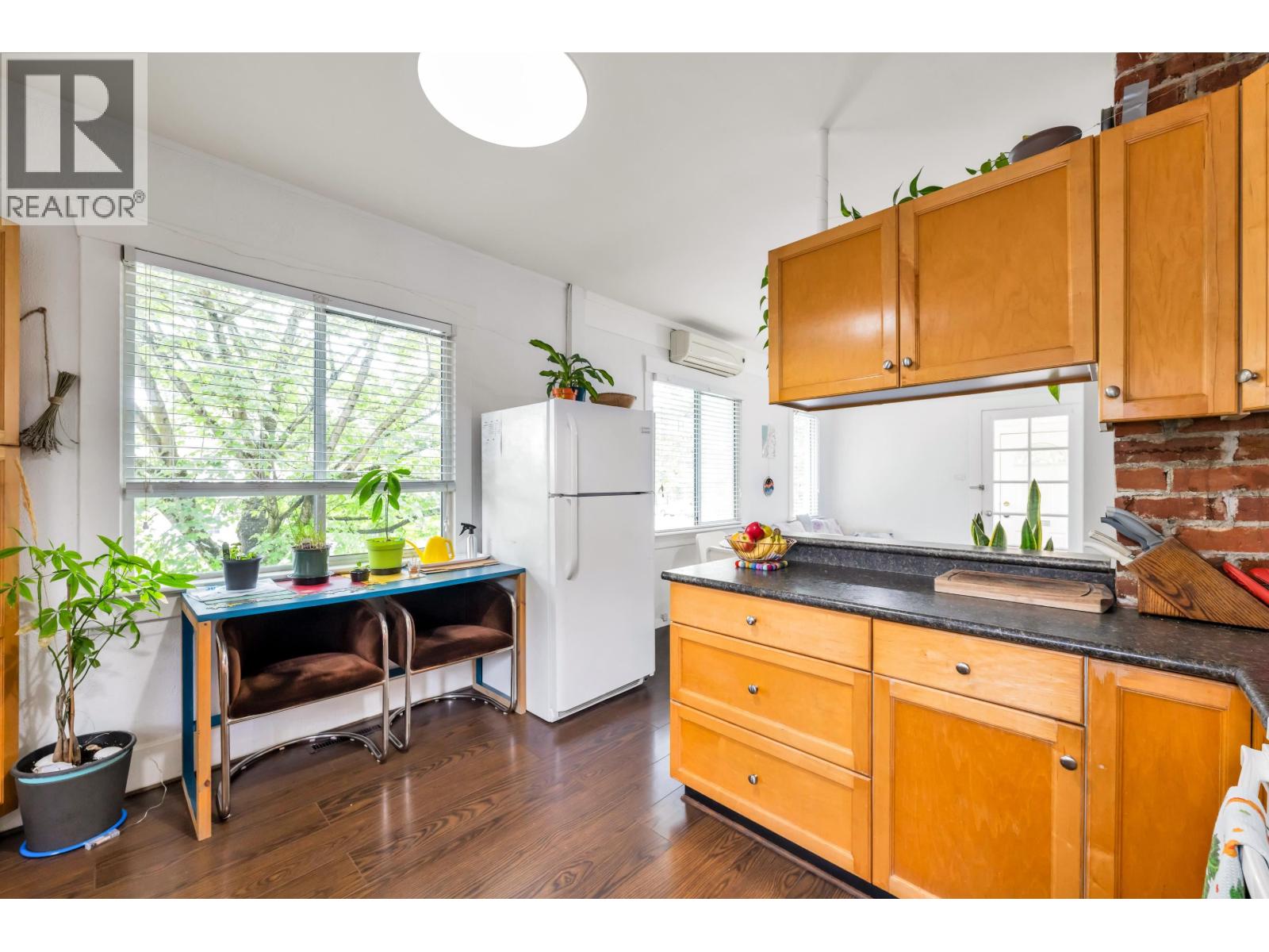 Photo 9 of 4605 Fraser Street, Vancouver BC