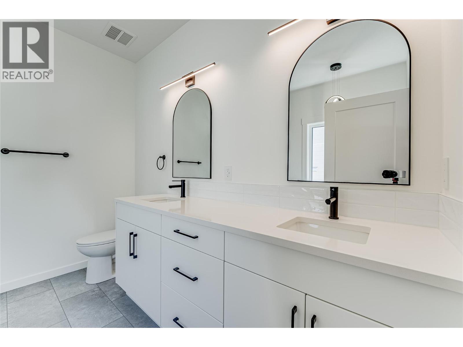 2736 Cedar Ridge Street, Lumby