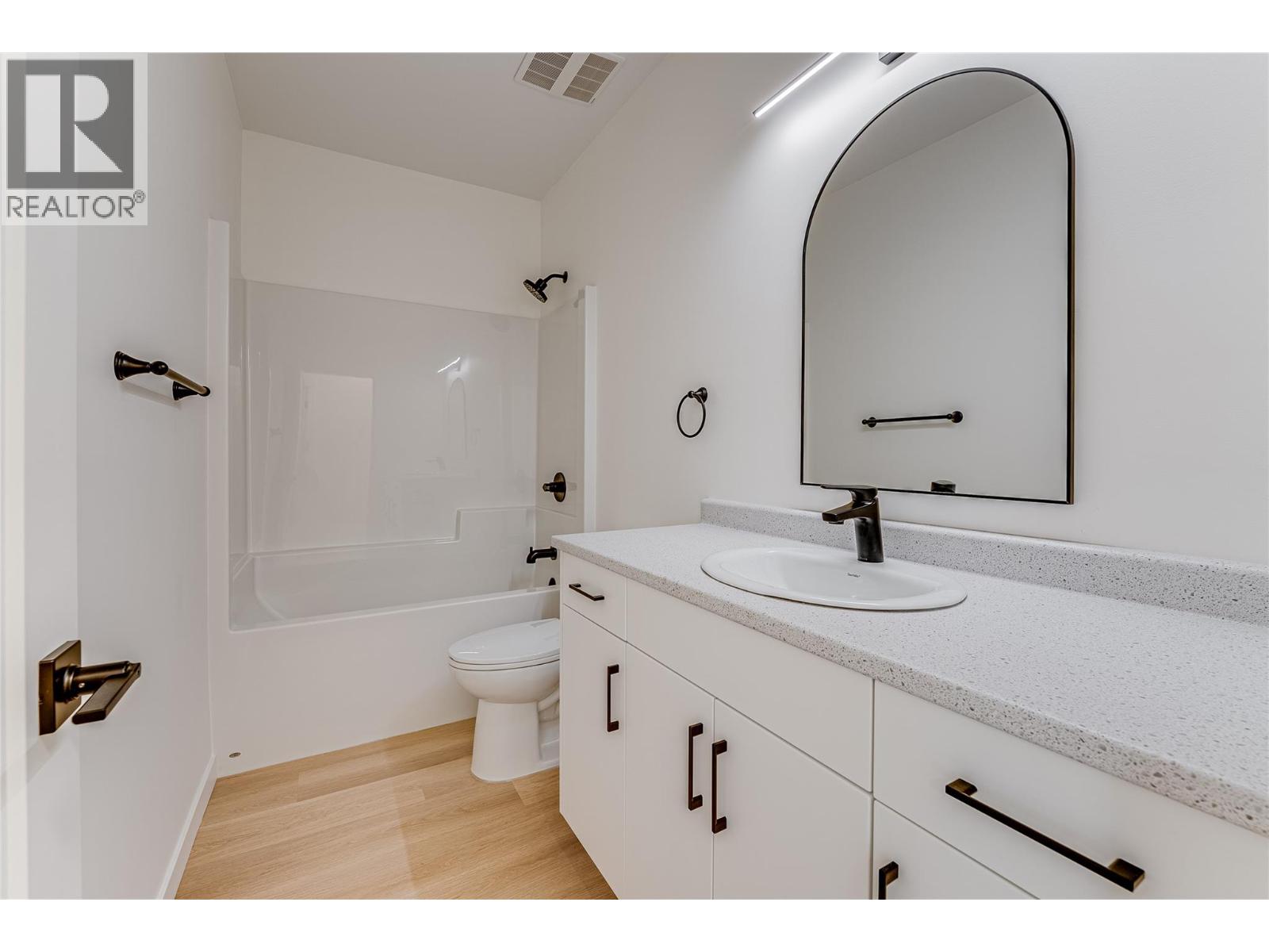 2736 Cedar Ridge Street, Lumby