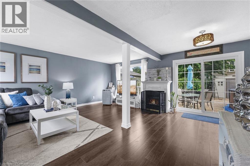 Photo 10 of 23 Huntingwood Crescent, Brampton ON