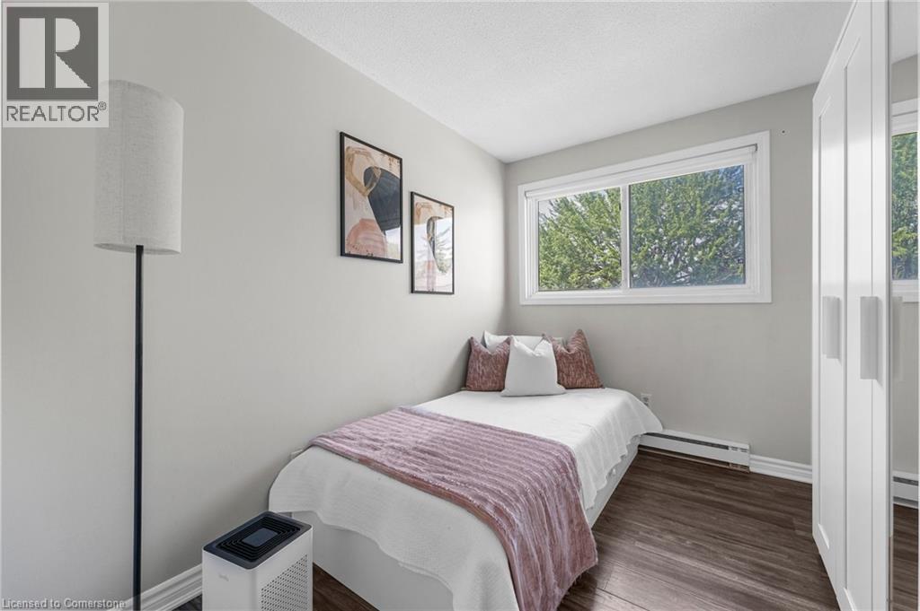 Photo 19 of 23 Huntingwood Crescent, Brampton ON
