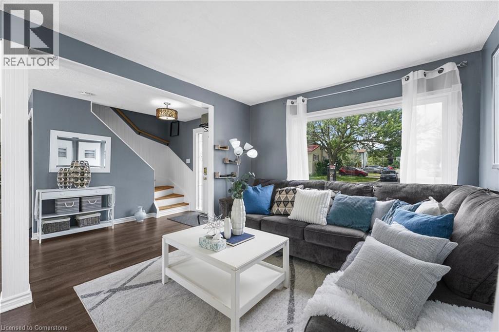 Photo 6 of 23 Huntingwood Crescent, Brampton ON