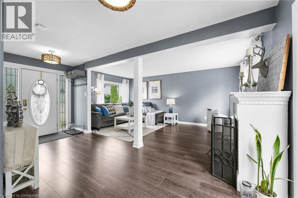Photo 9 of 23 Huntingwood Crescent, Brampton ON