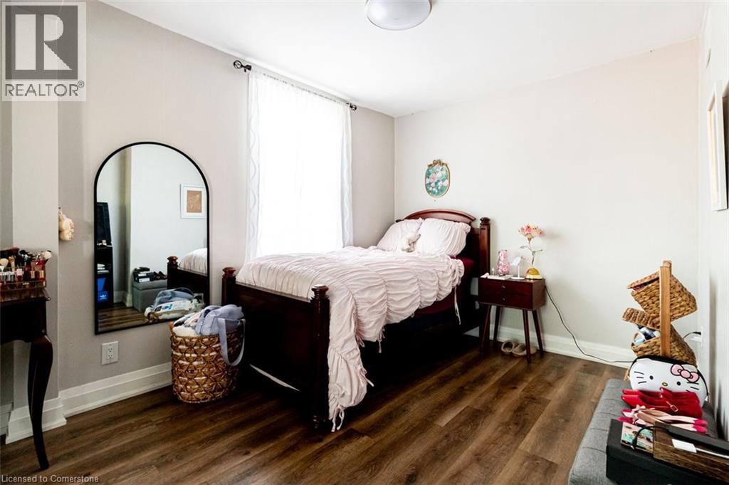 Photo 6 of 773 Lawrence Road, Hamilton ON