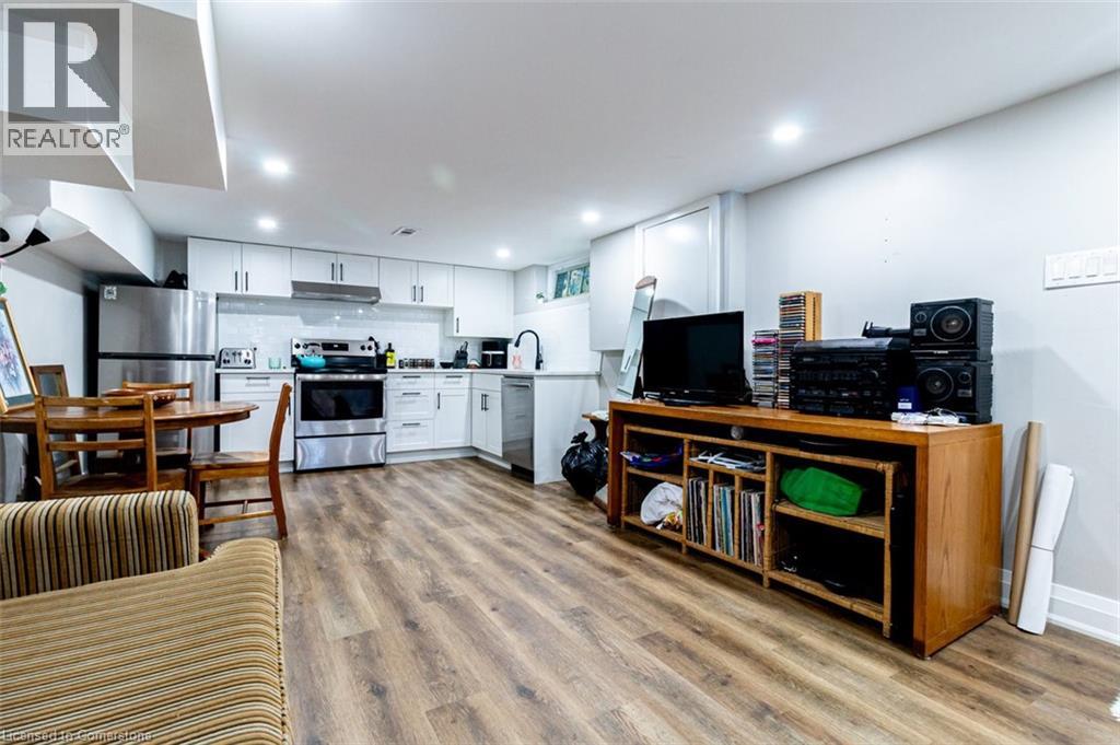 Photo 2 of 773 Lawrence Road, Hamilton ON