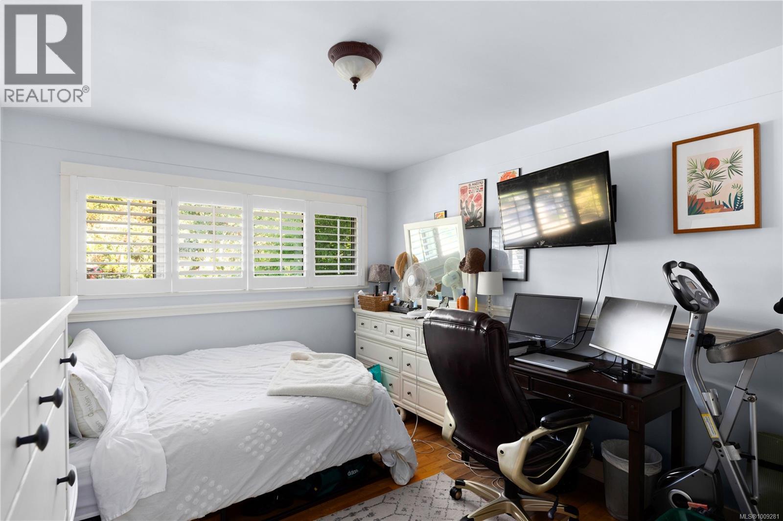  3935 Tudor Avenue, Saanich